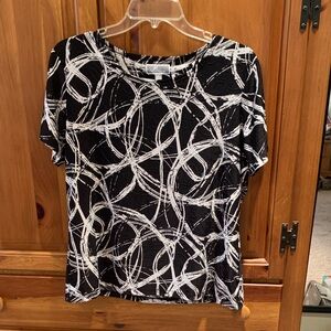 Bundle of 3 Women’s blouses.